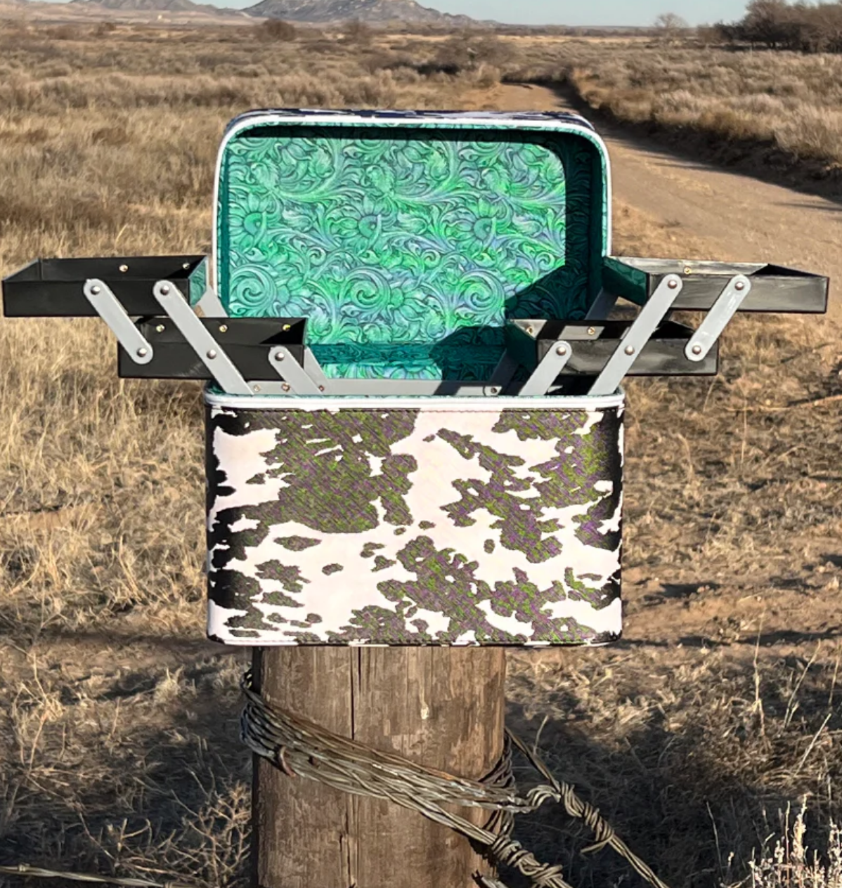 Cow Kamoodle Makeup Box