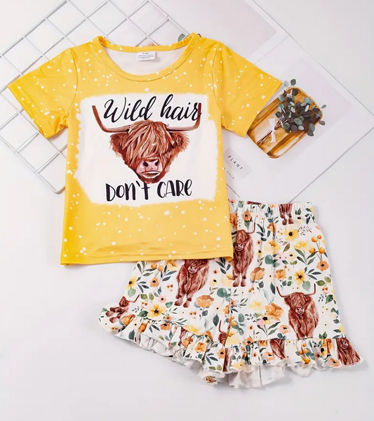 Wild Hair Dont Care Yellow Highlander Shorts Outfit