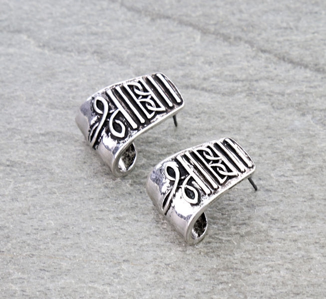Western Boot Stitch Curled Stud Earrings