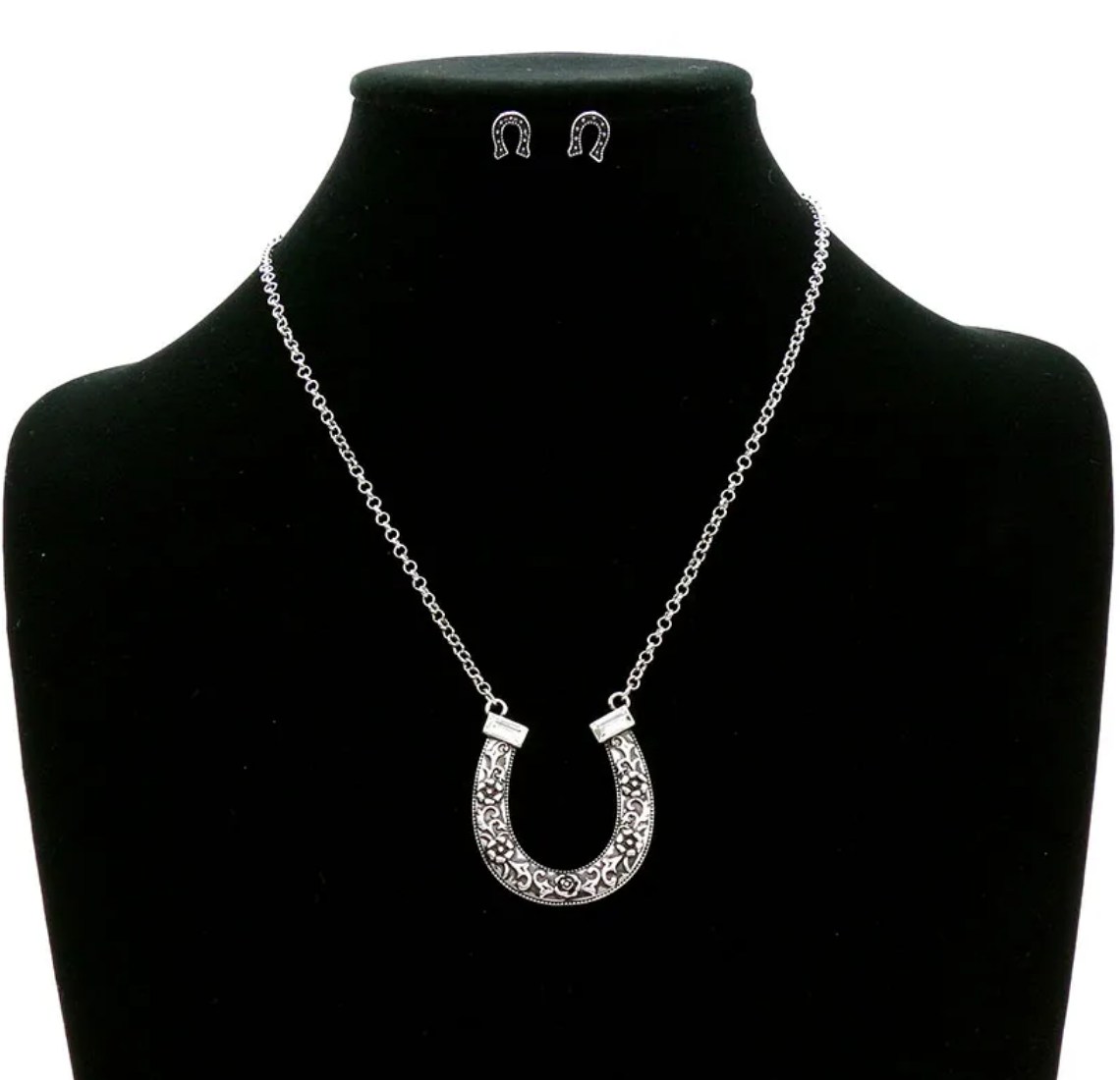 Fashion Horseshoe Pendant Necklace Set