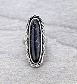 Oval Stone Stretch Ring