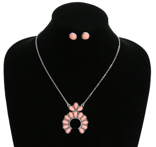 Western Design Stone Necklace Set