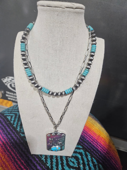 Breakaway Babe Necklace