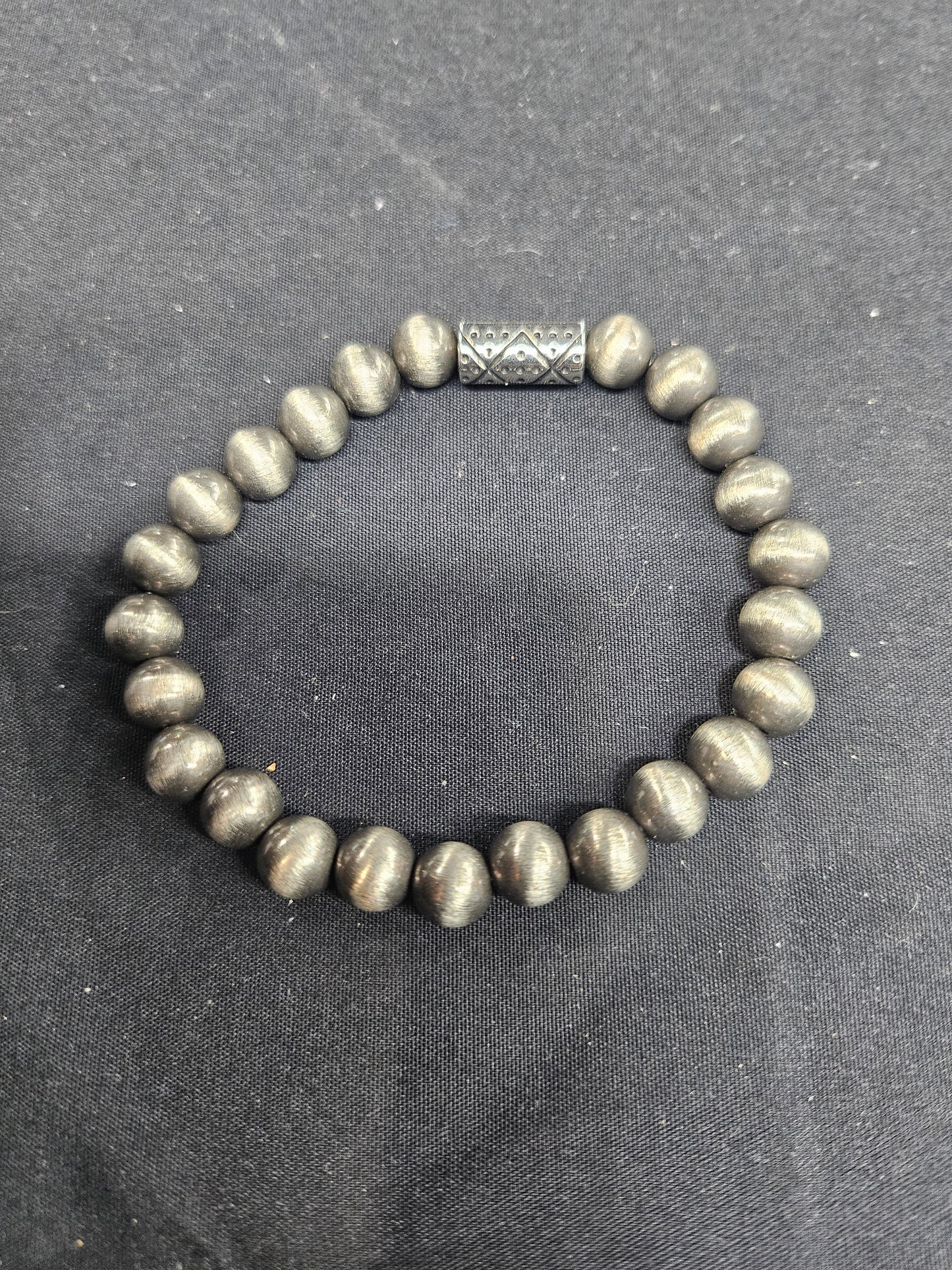 Navajo Pearl with Accent Bead