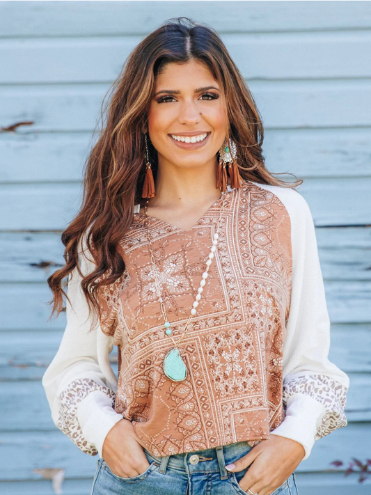 Country Charm Top In Beige