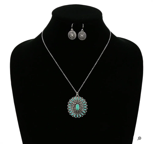 Western Design Necklace Set